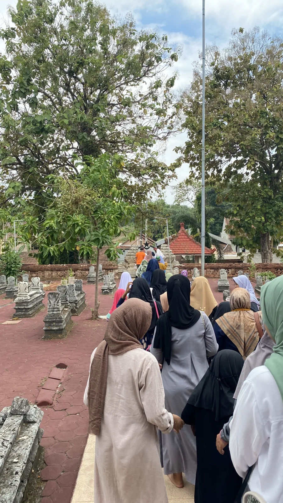 Tengah Maqam